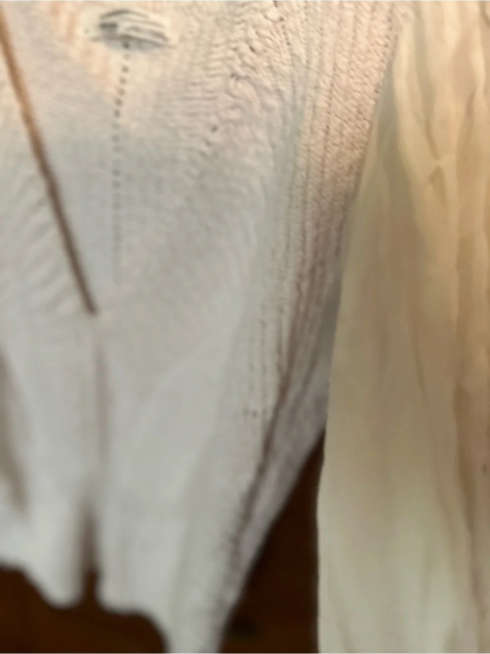 Women’s Cream Mixed-Knit V-Neck Top with Puff Sleeves